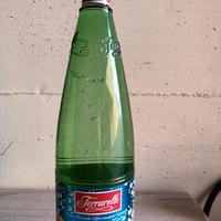 Bottiglia serie limitata  acqua Ferrarelle