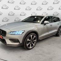 Volvo V60 Cross Country B4 (d) AWD automatico...