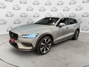 Volvo V60 Cross Country B4 (d) AWD automatico...
