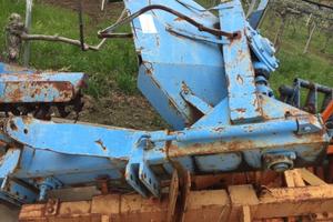 Scavafossi monoruota