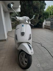 Piaggio Vespa 50 LX - 2012