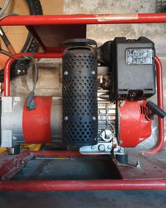 Generatore a benzina 4,2 KVA (3,36 kW) Tecnogen