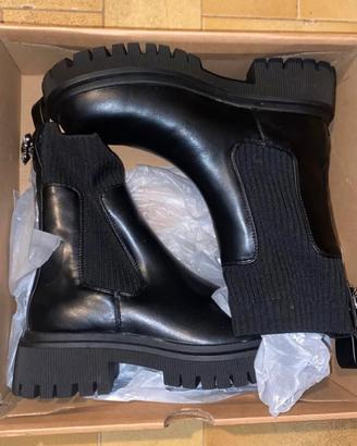 Stivaletti Bata Taglia 36