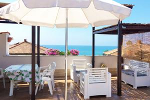 Attico in villa sul mare a 2 passi dalla spiaggia