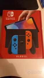 Nintendo Switch OLED usata letteralmente 5 volte