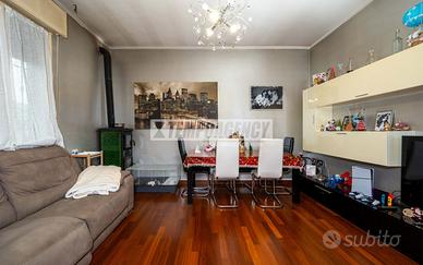 RIF: AN278S - TRILOCALE CON GIARDINO PRIVATO IN BI