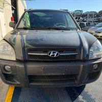 RICAMBI USATI AUTO VARI HYUNDAI TUCSON 2006 2000 D