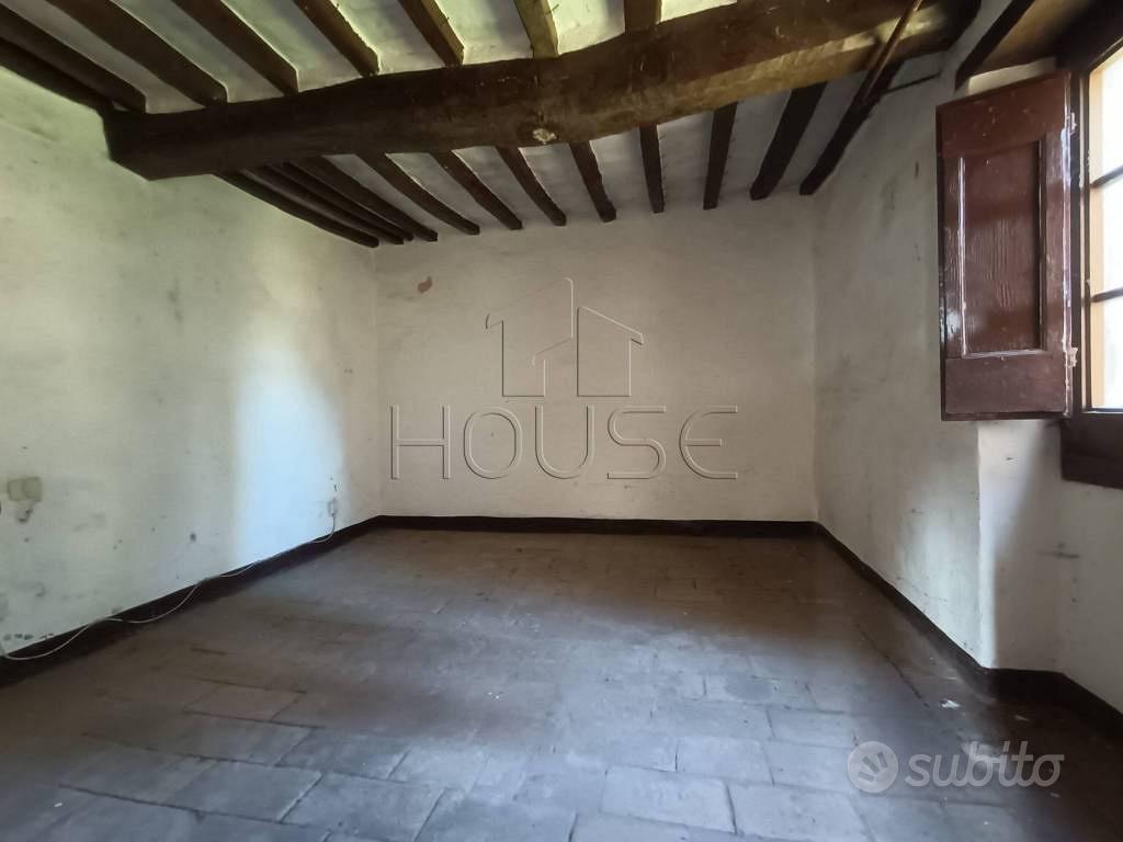 Rustico / Casale di 225 m² con più di 5 locali a C - Vista 3