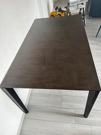 Tavolo connubia pentagon