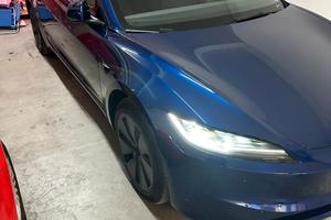 Tesla model 3 rwd