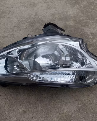 Kit Peugeot 208 1.4 HDi Telaio Radiatore Far