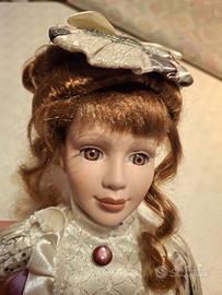 Bambola di porcellana