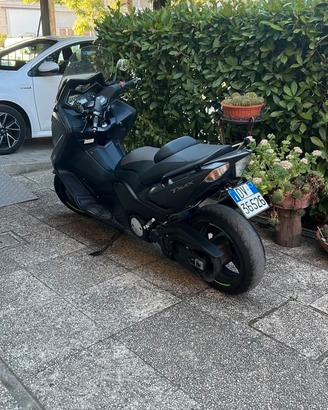 Yamaha tmax 530