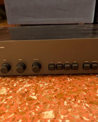 pre amp NAD 1020A