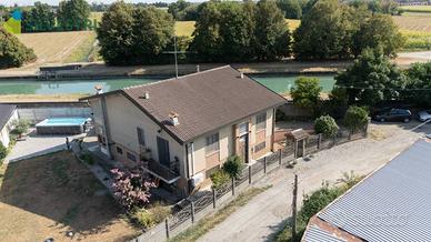 Villa di 166 m² con 3 locali e box auto doppio a G