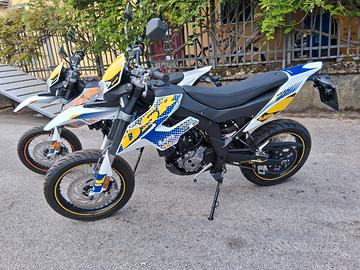 Um DSR 125 SM-MOTORE APRILIA-MOTARD