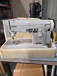 macchina da cucire Necchi. usata. 
