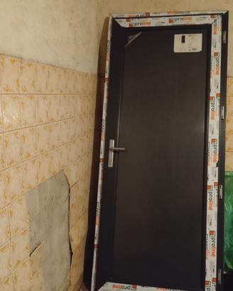 portoncino in PVC nuovo