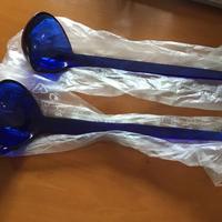 Due mestoli blu marca Guzzini