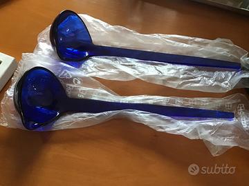 Due mestoli blu marca Guzzini