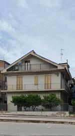 Casa indipendente con giardino a PIETRAPERZIA