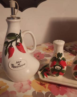Sale, pepe, olio piccante