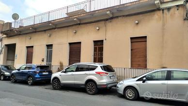 Acireale - Casa singola con cortile