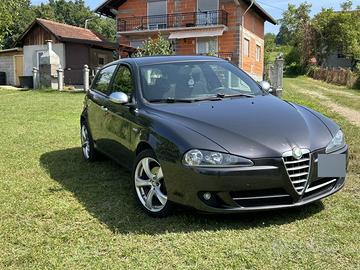 Alfa romeo 147 q2