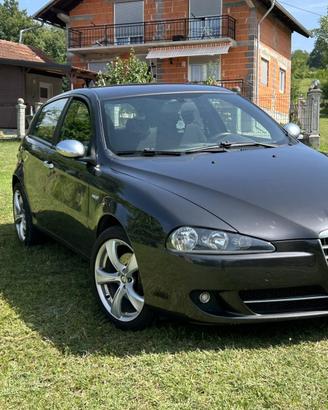 Alfa romeo 147 q2