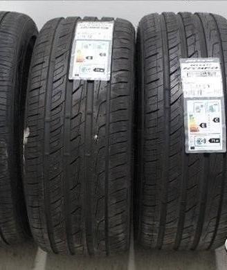 4 gomme nuovi235 60 18 Nitto