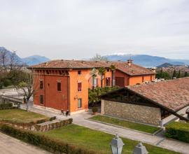 VILLA A SCHIERA A SOIANO DEL LAGO