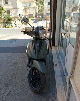 Piaggio Beverly 250