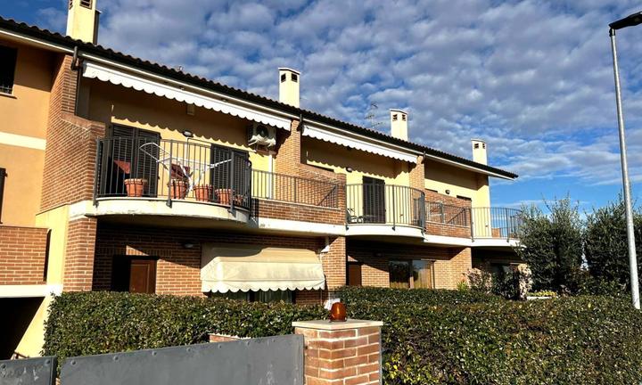 VILLETTA A SCHIERA - Sant'Omero