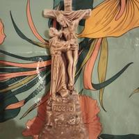 Statuetta raffigurante Padre Pio.