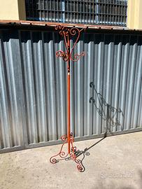 Appendiabiti in ferro rosso vintage