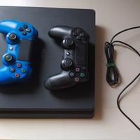 PS4 console + joystick + giochi