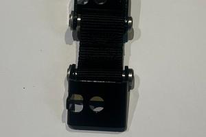 Amy cinghia ferma portiera