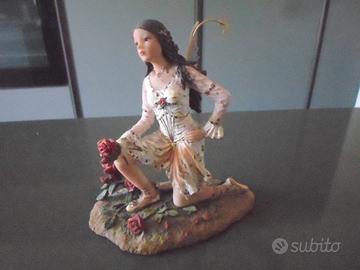Action figure fata con rose fantasy