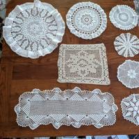 Centrini di cotone fatti a mano all'uncinetto