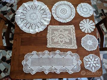 Centrini di cotone fatti a mano all'uncinetto