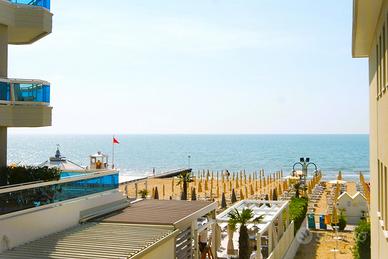 Frontemare 3 camere dal 13/06 - 27/06 - 6 persone