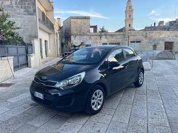 Kia Rio 1.1 CRDi WGT 5p. EX