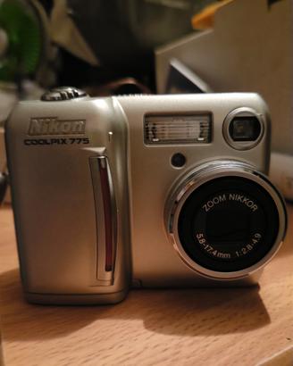 Nikon Coolpix 775