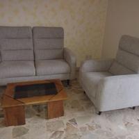 Poltrona ampia e divano comodo ma poco ingombrante