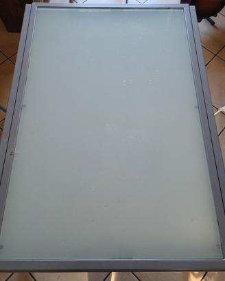 Tavolo allungabile in vetro satinato e metallo