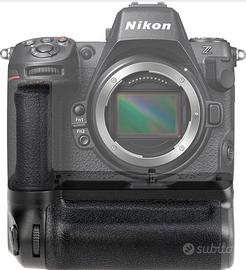 Grip per Nikon Z8 NUOVO mai usato