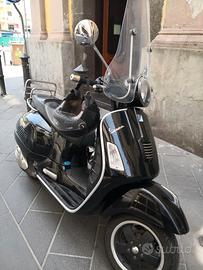 Vespa 300 gts