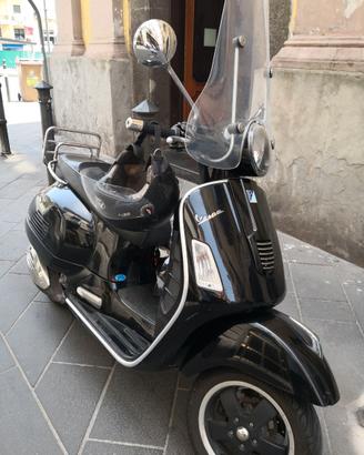 Vespa 300 gts