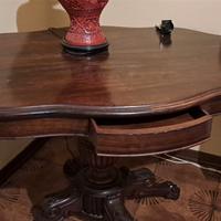 Tavolo antico in legno con cassetti 