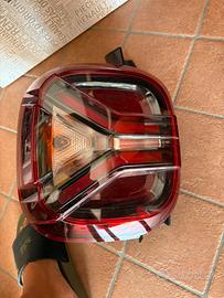 Faro posteriore Dacia Duster